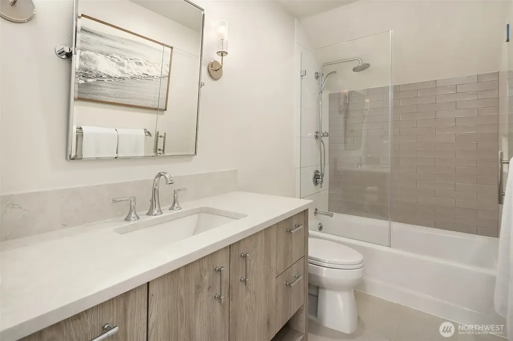 3658 50th Avenue NE Seattle WA 98105