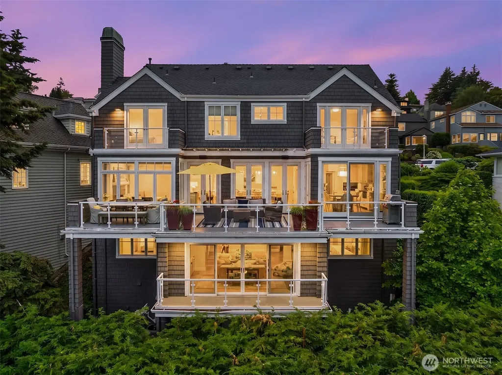 3658 50th Avenue NE Seattle WA 98105