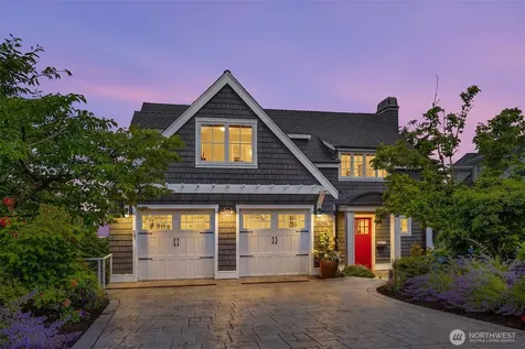 3658 50th Avenue NE Seattle WA 98105