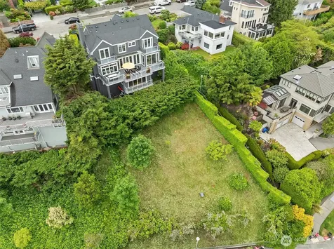 3658 50th Avenue NE Seattle WA 98105