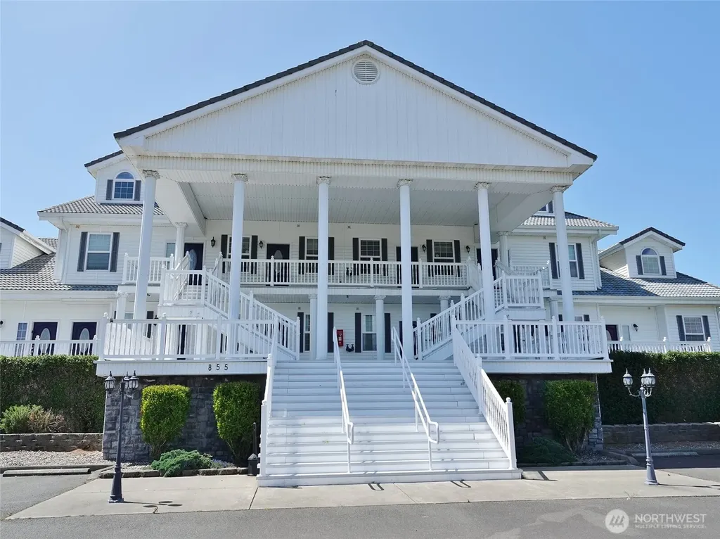 855 Ocean Shores Boulevard NW Ocean Shores WA 98569