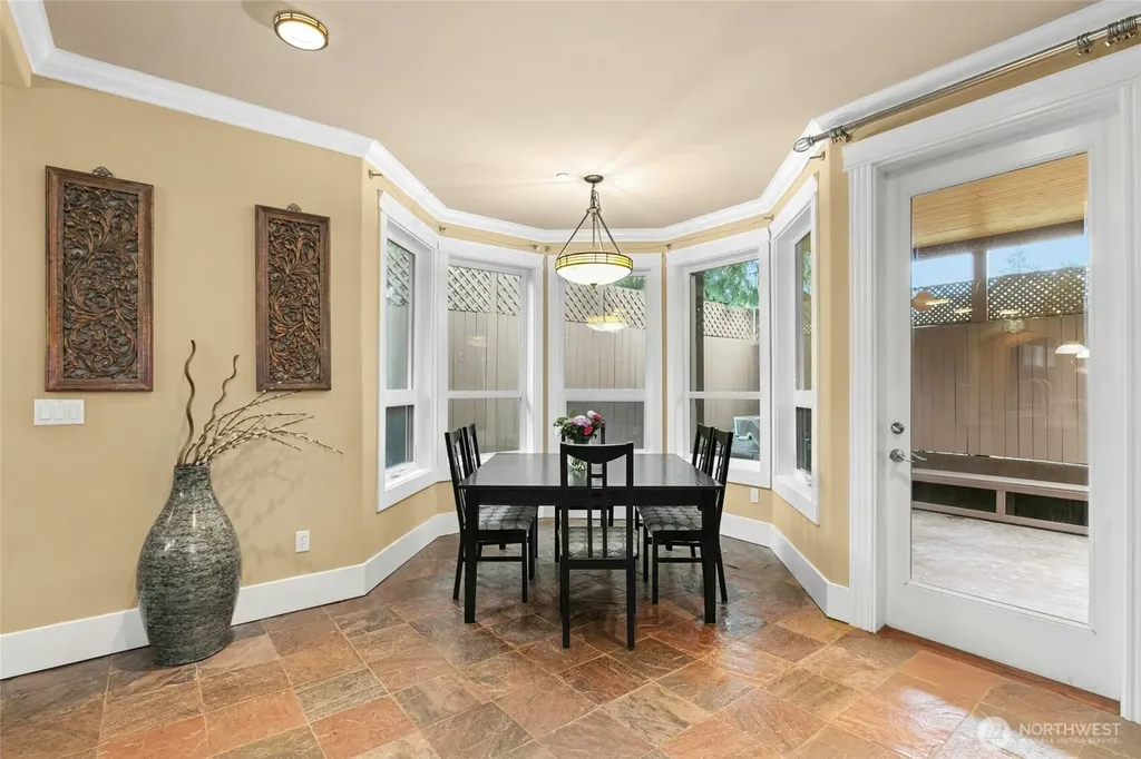 18634 92nd Avenue NE Bothell WA 98011