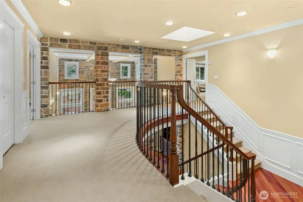 18634 92nd Avenue NE Bothell WA 98011