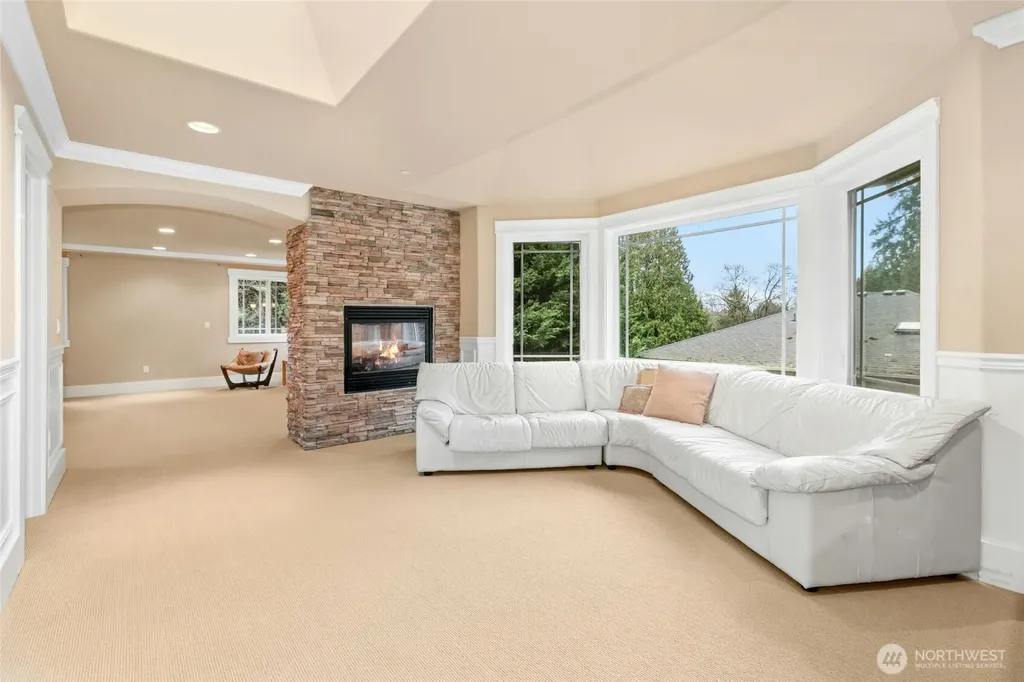 18634 92nd Avenue NE Bothell WA 98011