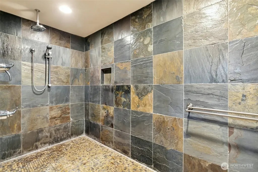 18634 92nd Avenue NE Bothell WA 98011