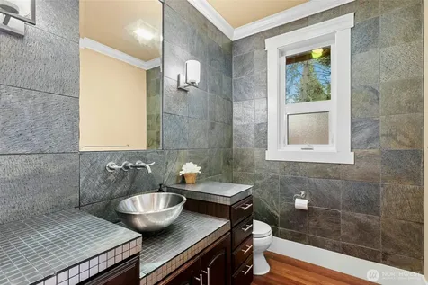 18634 92nd Avenue NE Bothell WA 98011