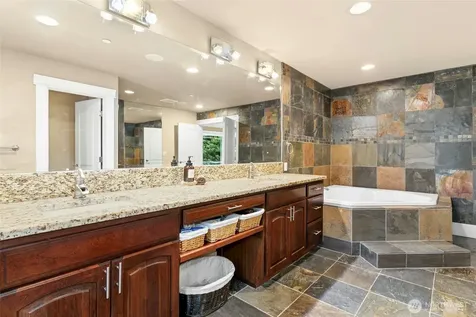 18634 92nd Avenue NE Bothell WA 98011