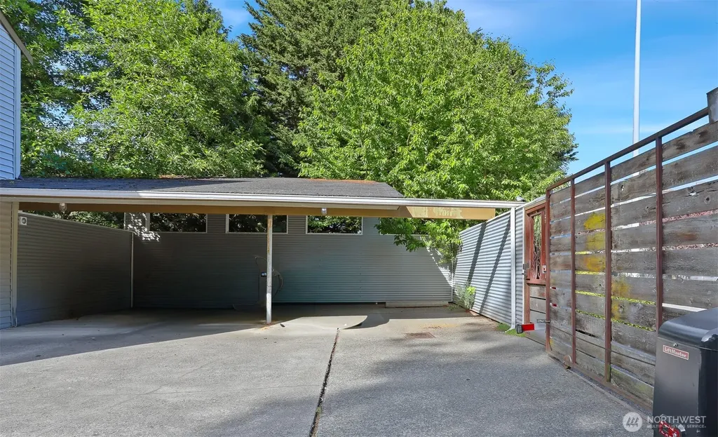 3406 W Government Way Seattle WA 98199