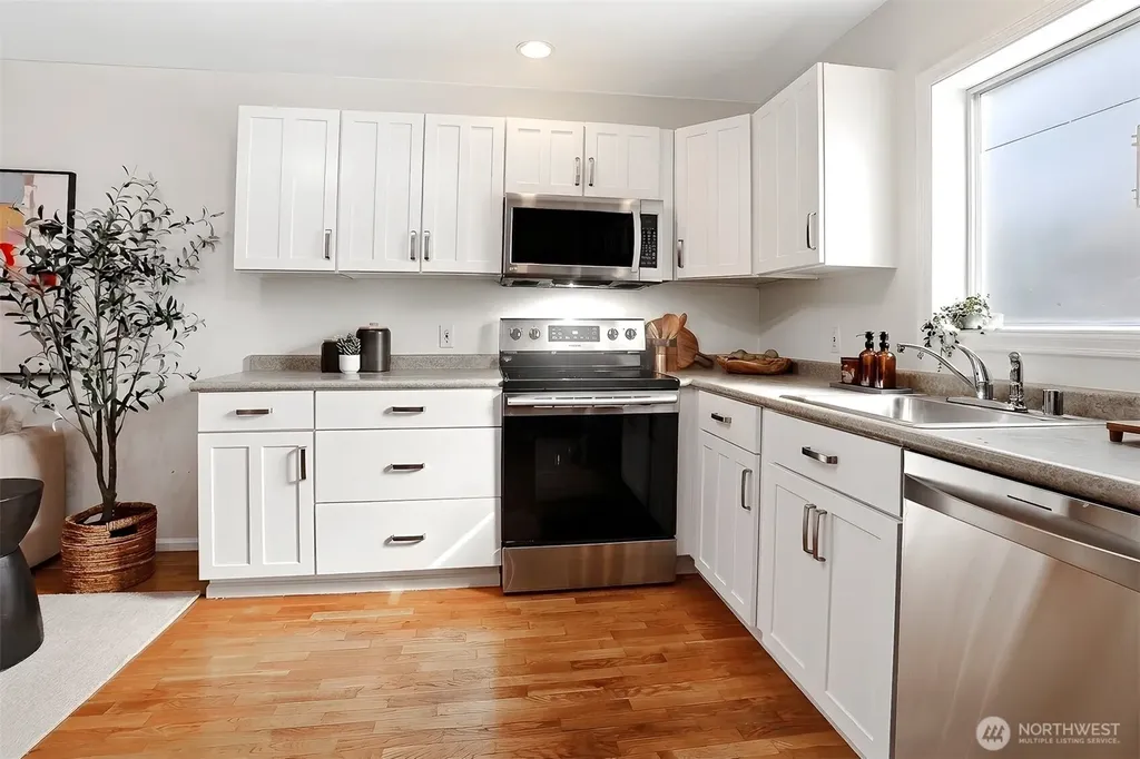 3406 W Government Way Seattle WA 98199