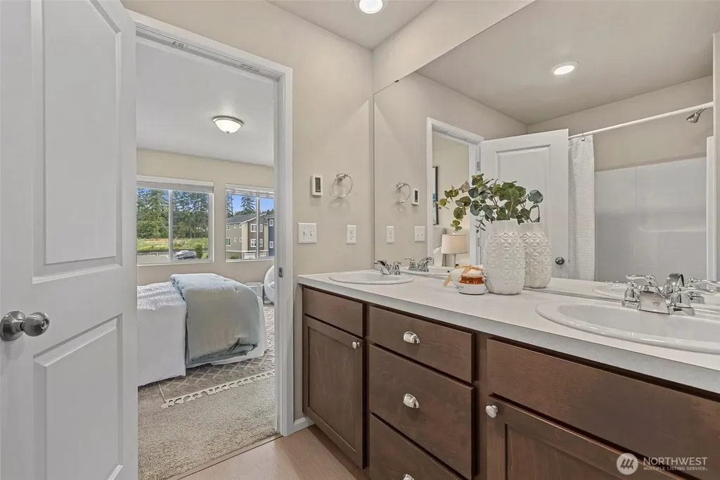 17541 110th Avenue E Puyallup WA 98374