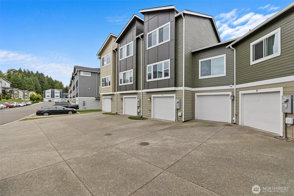 17541 110th Avenue E Puyallup WA 98374