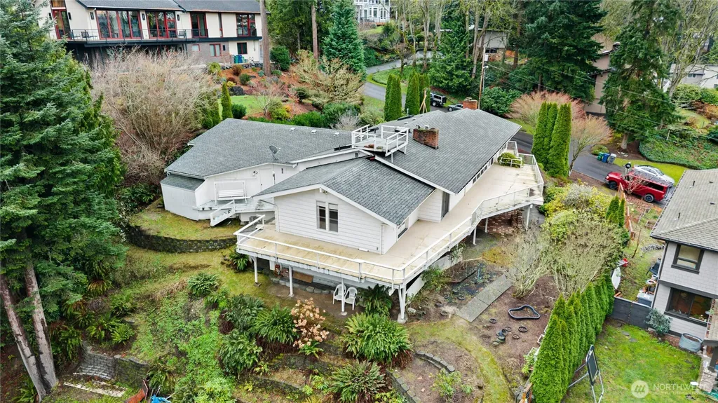 6420 NE 129th Place Kirkland WA 98034