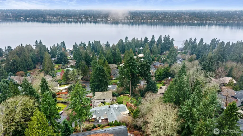 6420 NE 129th Place Kirkland WA 98034