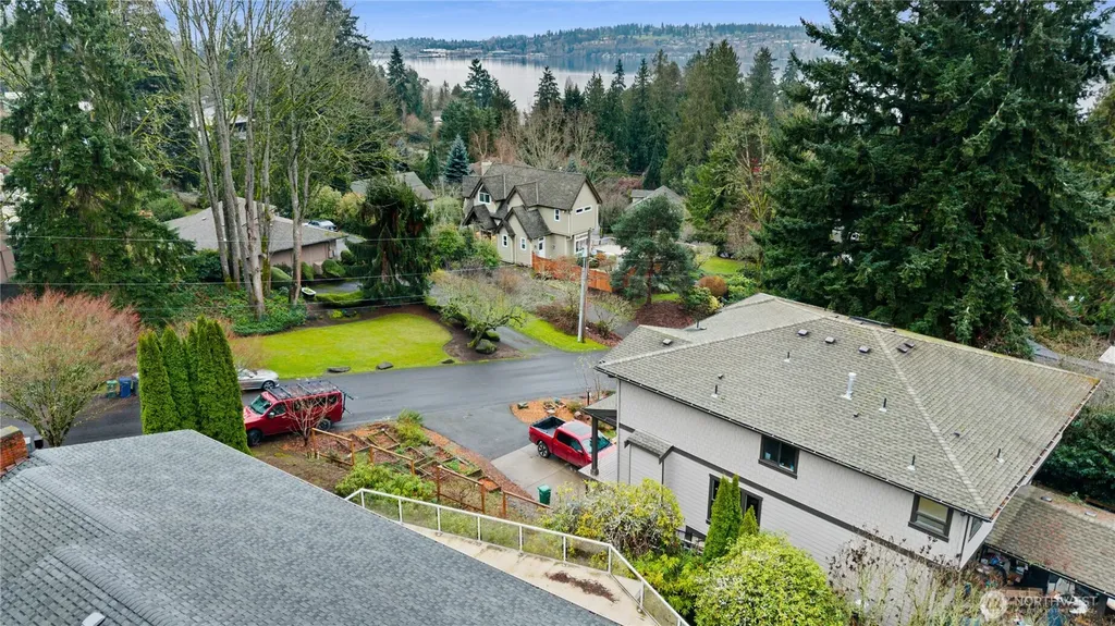 6420 NE 129th Place Kirkland WA 98034