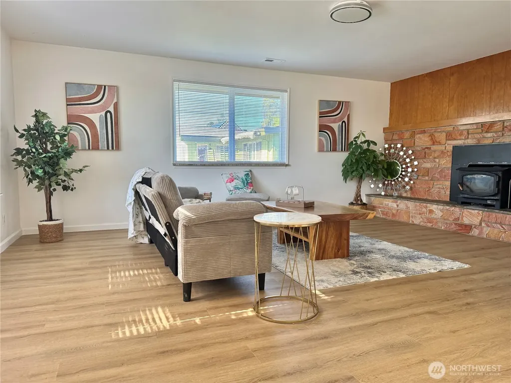 19431 107th Avenue SE Renton WA 98055