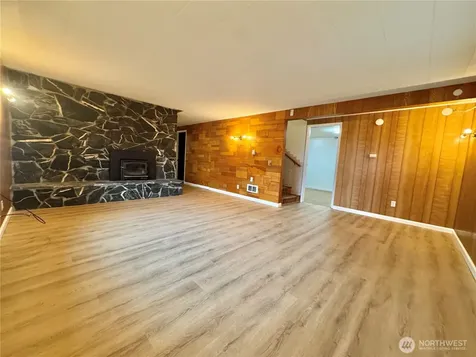 19431 107th Avenue SE Renton WA 98055