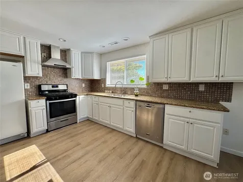 19431 107th Avenue SE Renton WA 98055