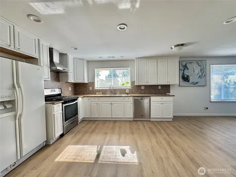 19431 107th Avenue SE Renton WA 98055