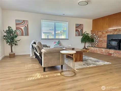 19431 107th Avenue SE Renton WA 98055