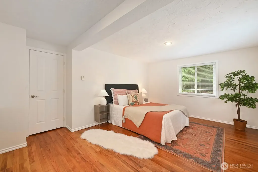 13804 Redmond Way Redmond WA 98052