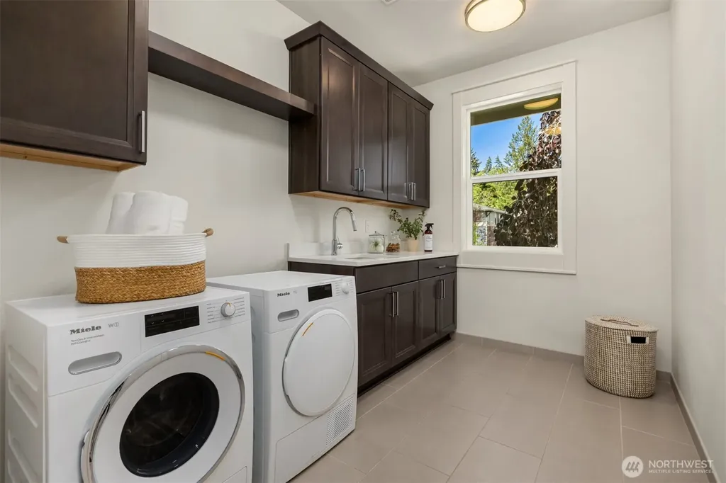 133 Duane Lane NW Bainbridge Island WA 98110