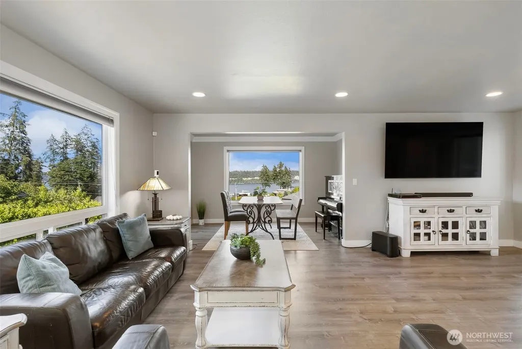 5818 Reid Drive NW Gig Harbor WA 98335