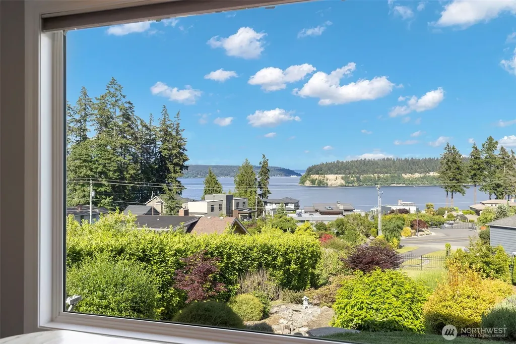 5818 Reid Drive NW Gig Harbor WA 98335