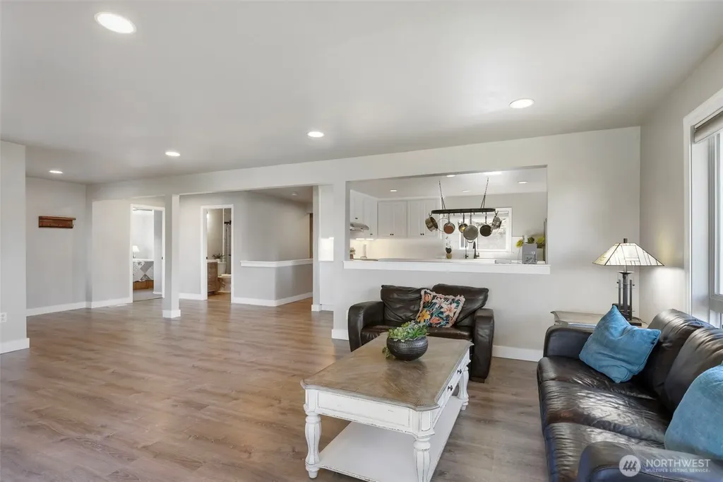 5818 Reid Drive NW Gig Harbor WA 98335