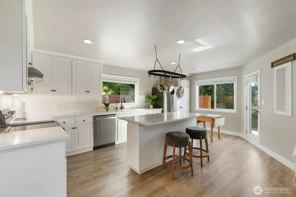 5818 Reid Drive NW Gig Harbor WA 98335