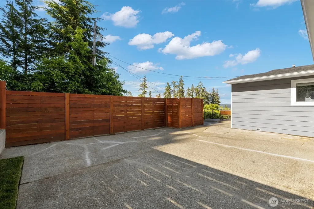 5818 Reid Drive NW Gig Harbor WA 98335