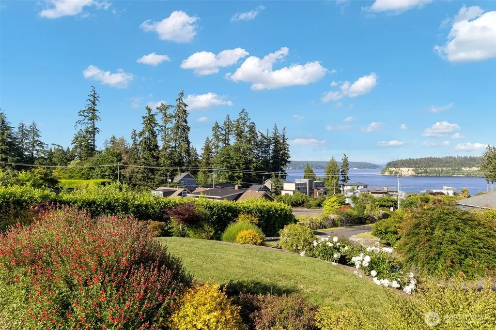 5818 Reid Drive NW Gig Harbor WA 98335