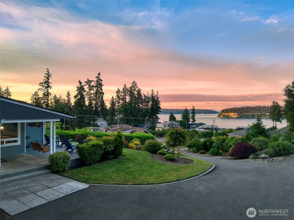 5818 Reid Drive NW Gig Harbor WA 98335