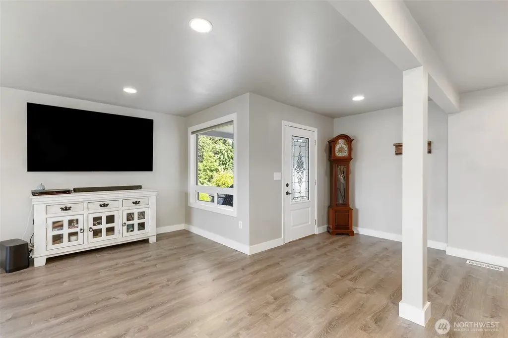5818 Reid Drive NW Gig Harbor WA 98335