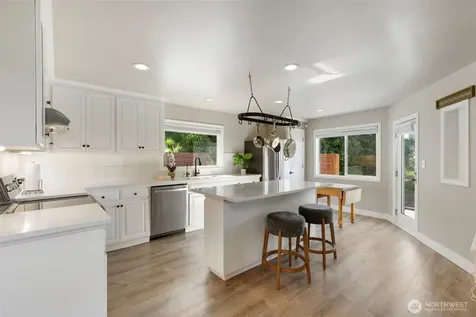 5818 Reid Drive NW Gig Harbor WA 98335