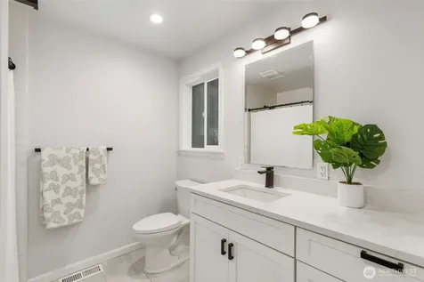 5818 Reid Drive NW Gig Harbor WA 98335