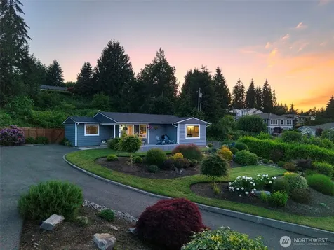 5818 Reid Drive NW Gig Harbor WA 98335