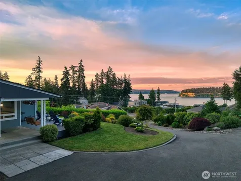 5818 Reid Drive NW Gig Harbor WA 98335