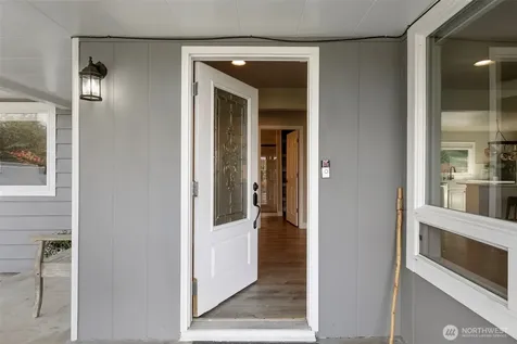 5818 Reid Drive NW Gig Harbor WA 98335