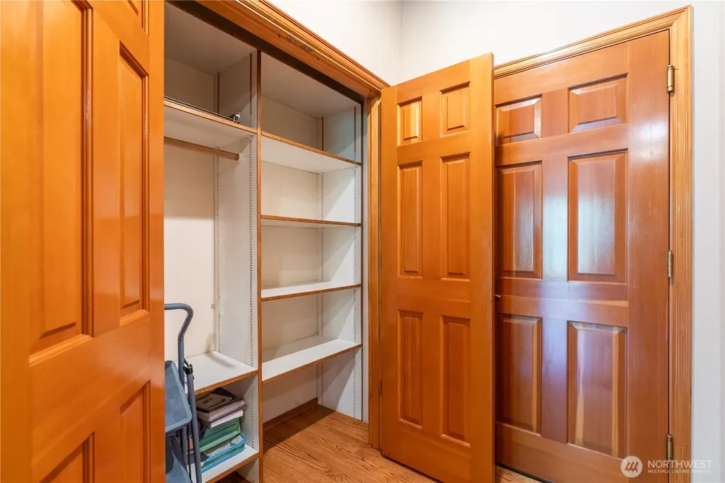 34612 4th Place SW Federal Way WA 98023