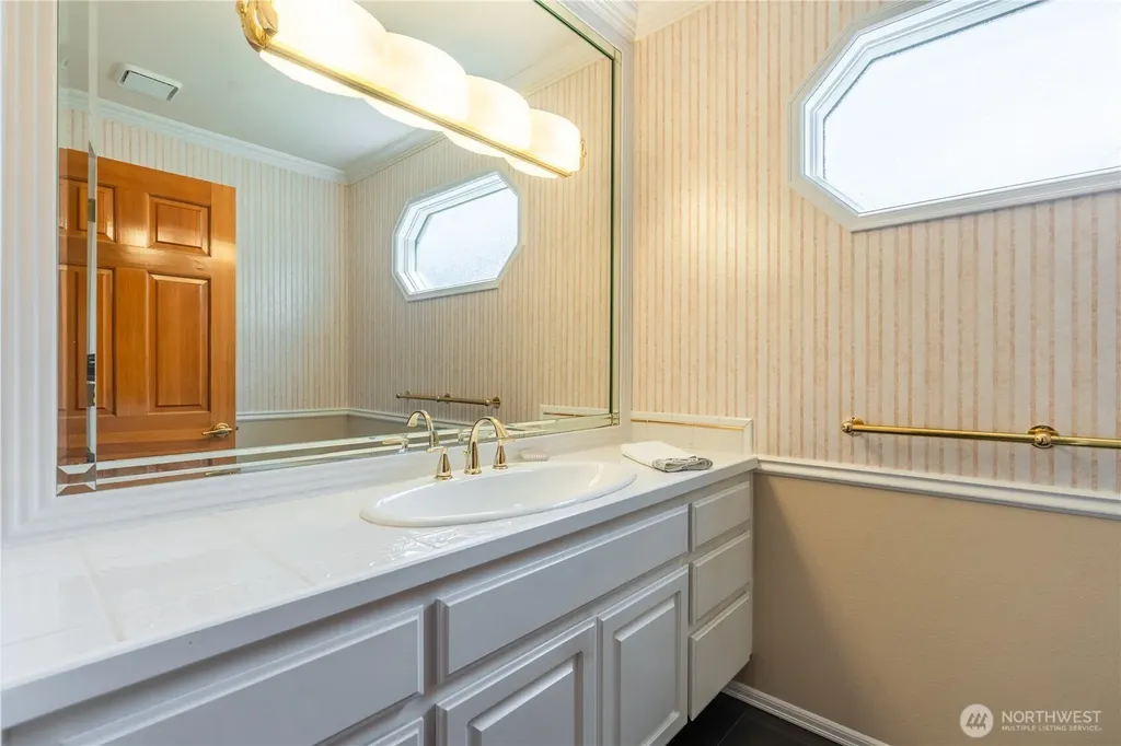 34612 4th Place SW Federal Way WA 98023