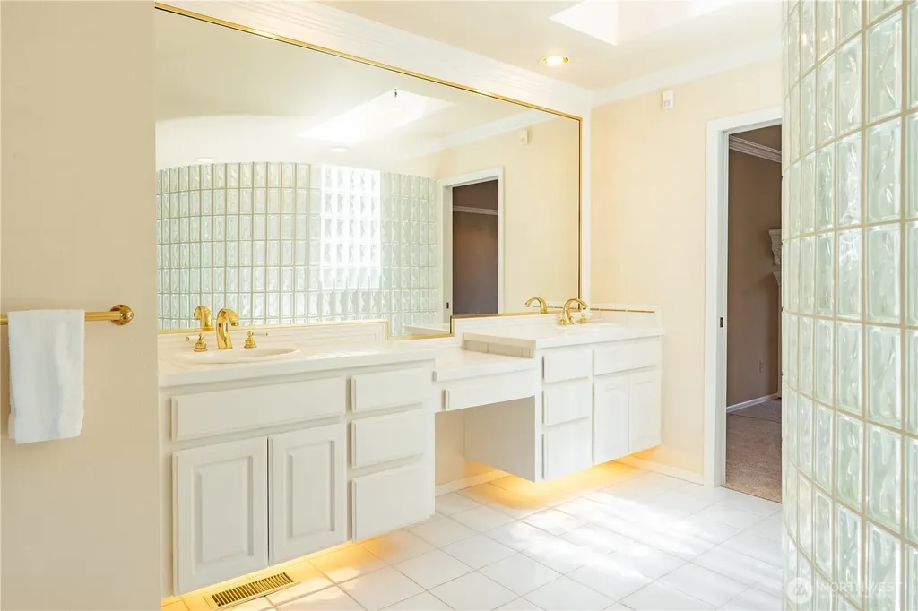 34612 4th Place SW Federal Way WA 98023