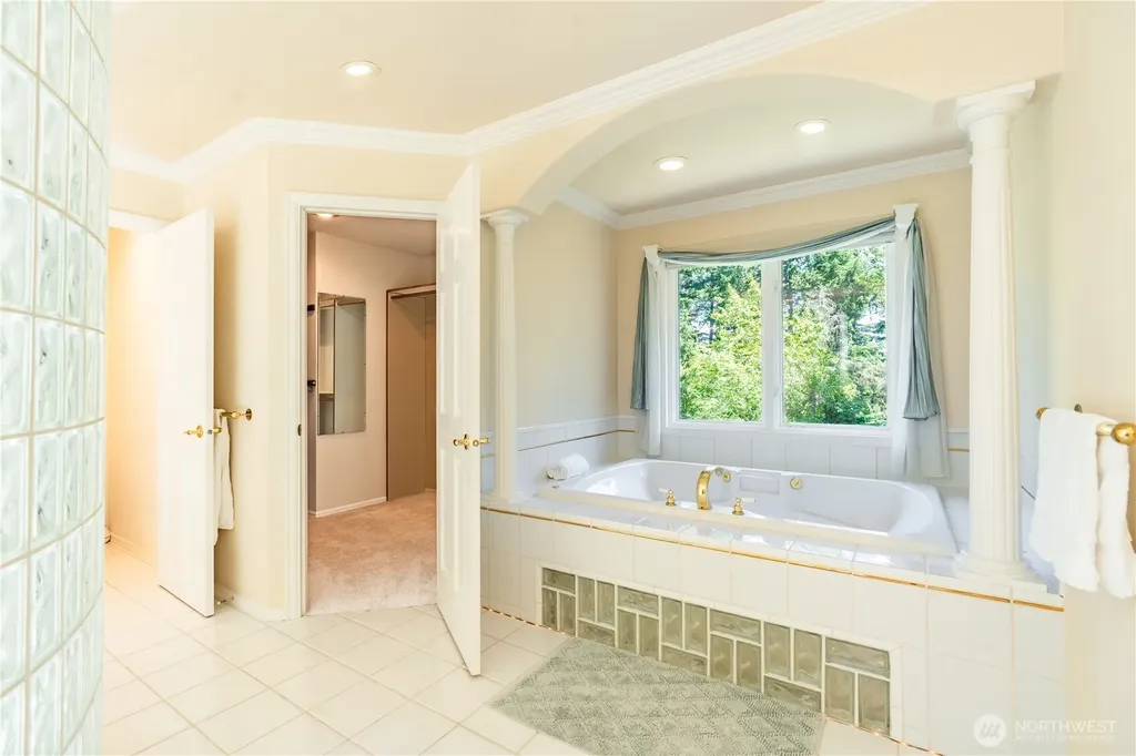 34612 4th Place SW Federal Way WA 98023