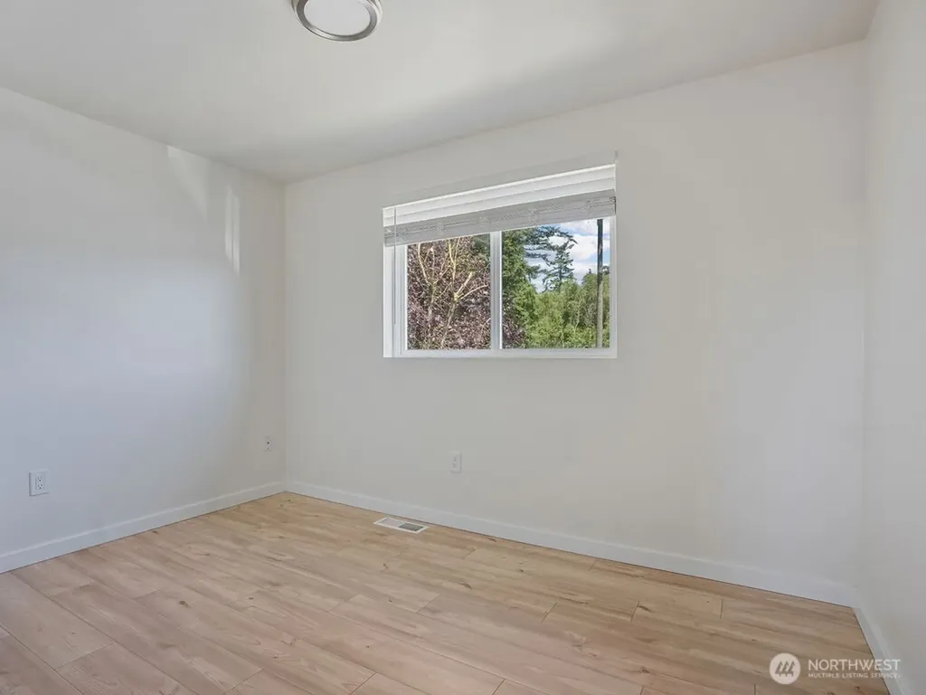 1675 SW 8th Avenue Oak Harbor WA 98277