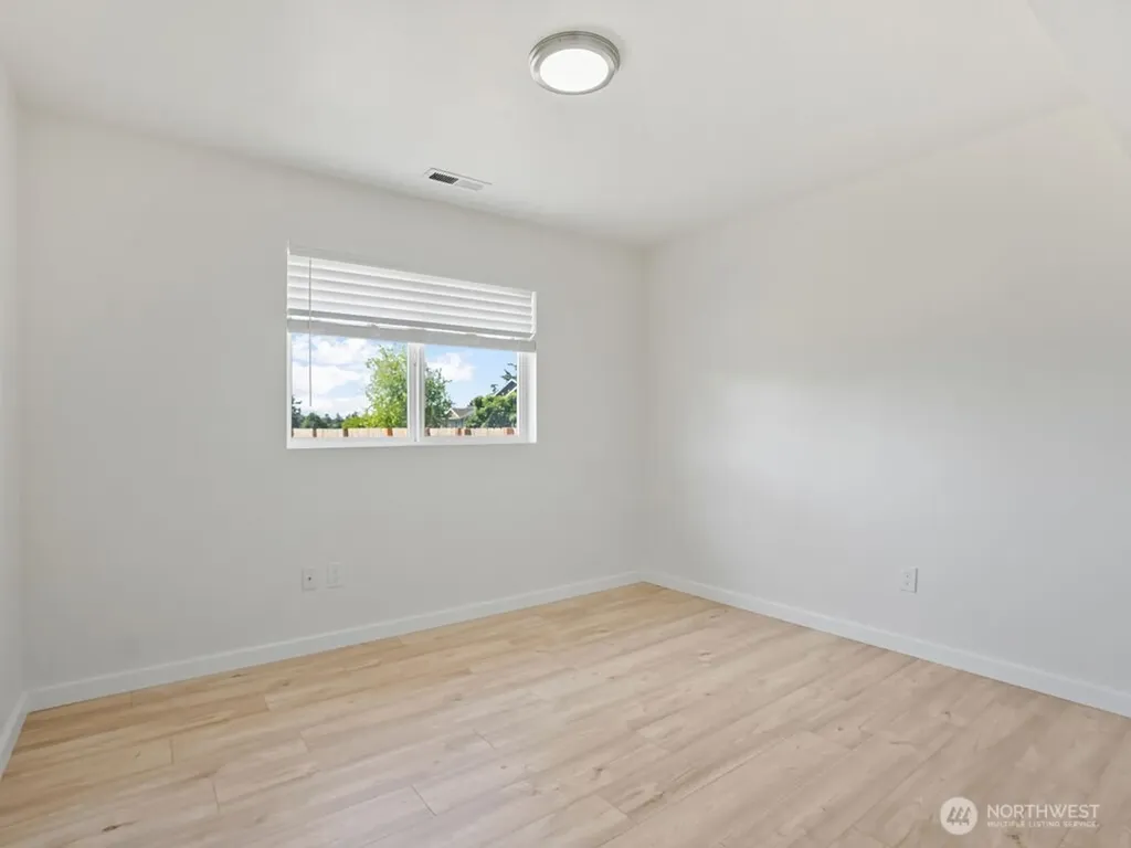 1675 SW 8th Avenue Oak Harbor WA 98277