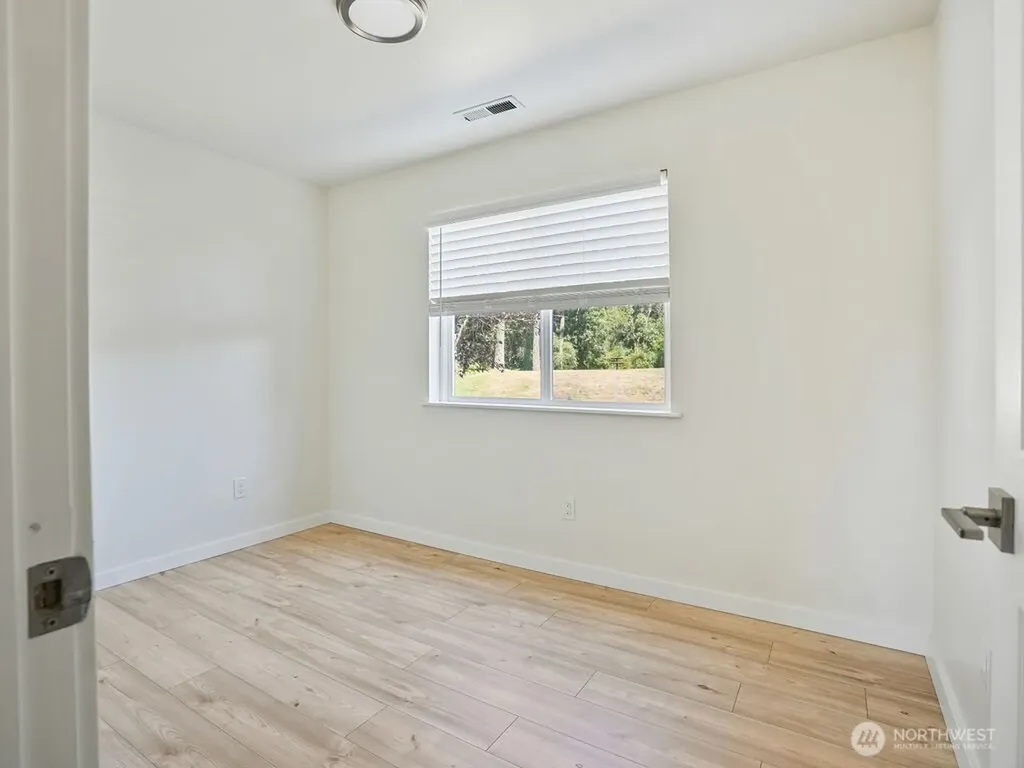 1675 SW 8th Avenue Oak Harbor WA 98277