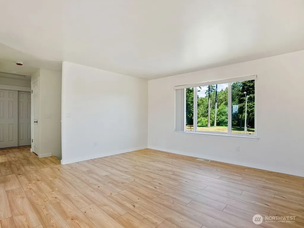 1675 SW 8th Avenue Oak Harbor WA 98277