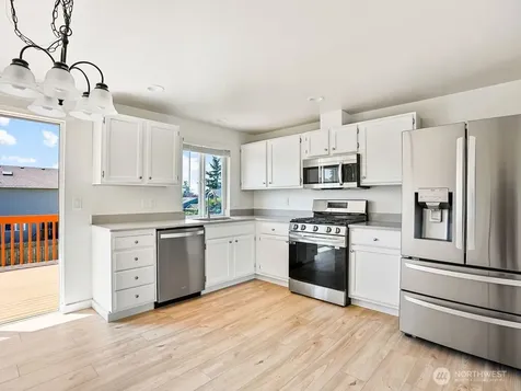 1675 SW 8th Avenue Oak Harbor WA 98277