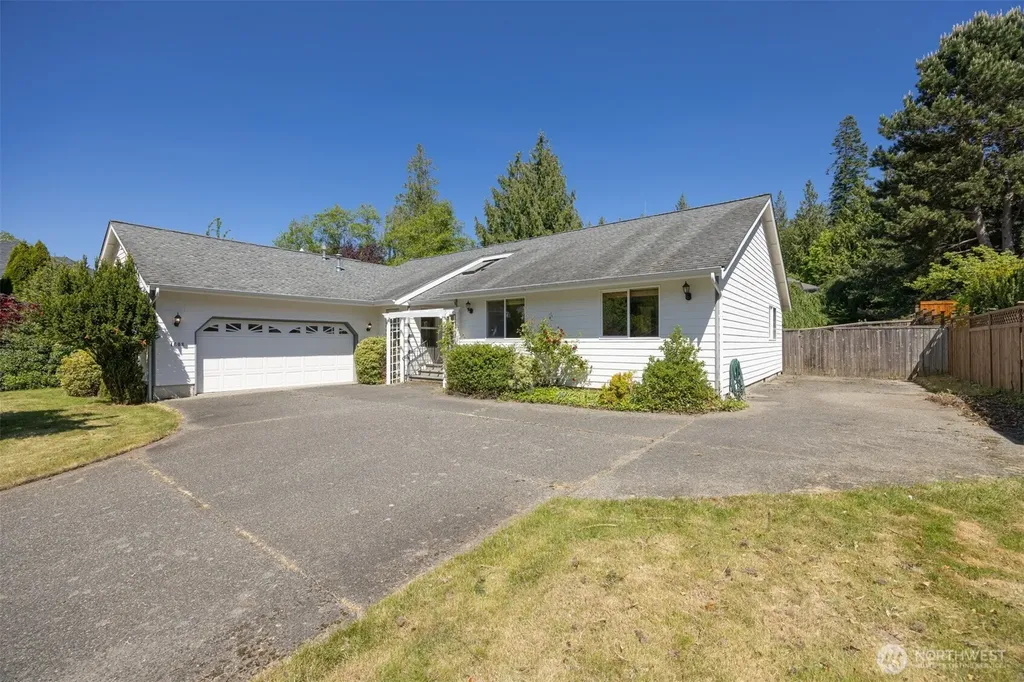 1608 Brook View Place Bellingham WA 98229