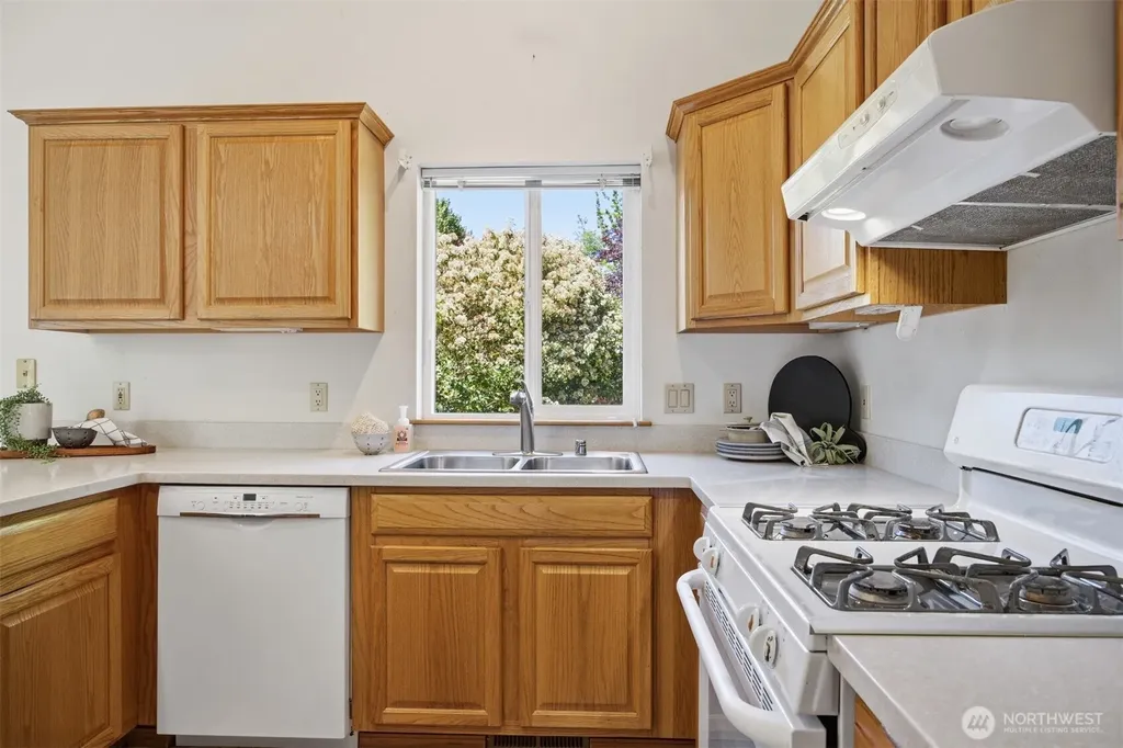1608 Brook View Place Bellingham WA 98229