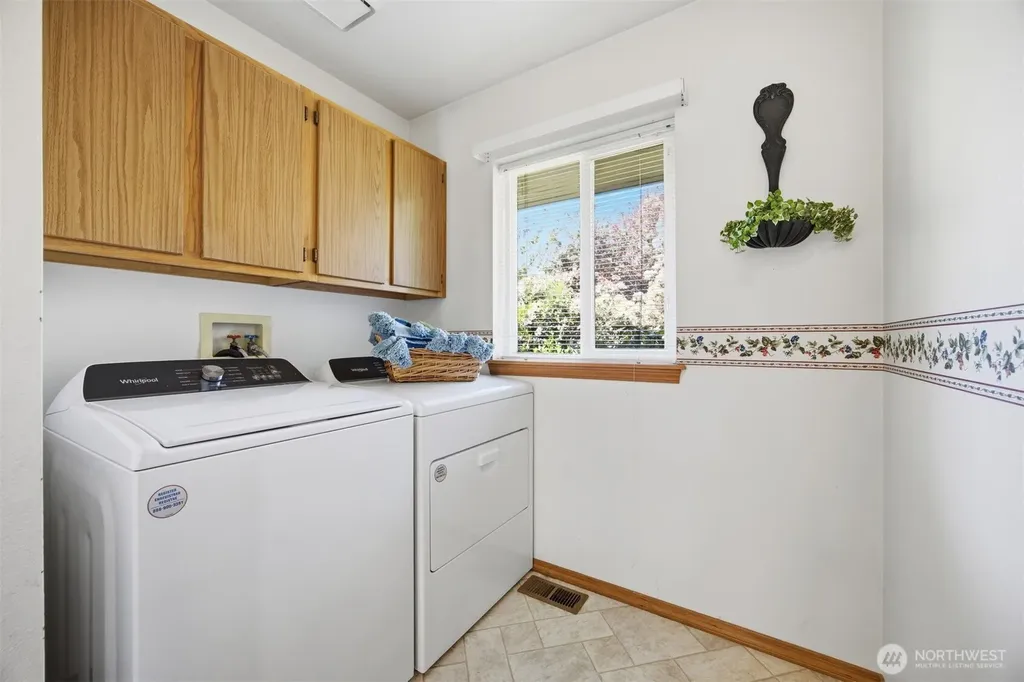 1608 Brook View Place Bellingham WA 98229